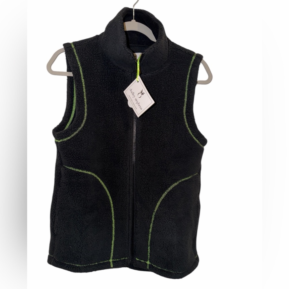 NWT Dudley Stephens Black Fleece Hayes Vest with Green Trim xs